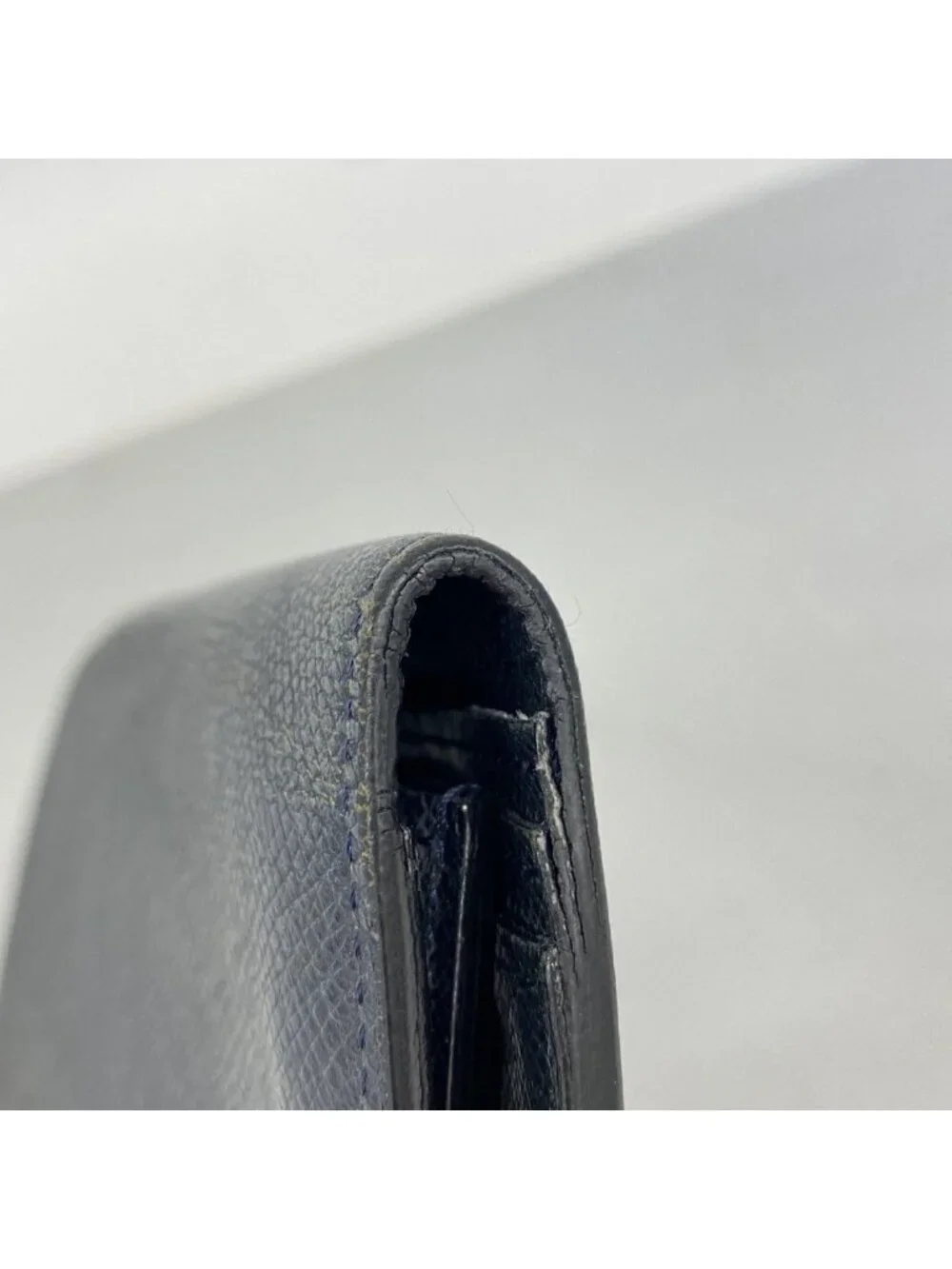 Louis Vuitton Wallet Taiga Portefeuille Brazza Boreal